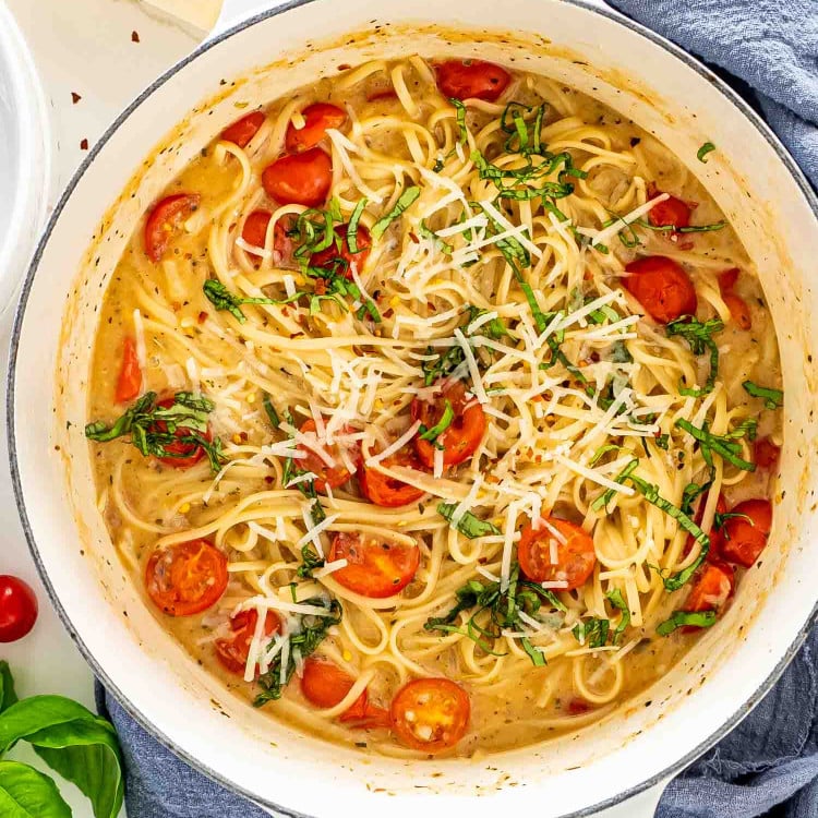 freshly made one pot pasta in a dutch oven.